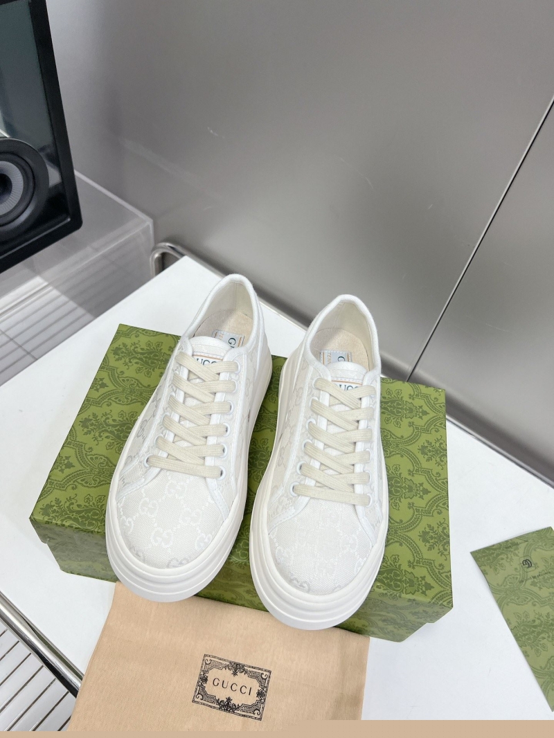 G*u*i casual shoes